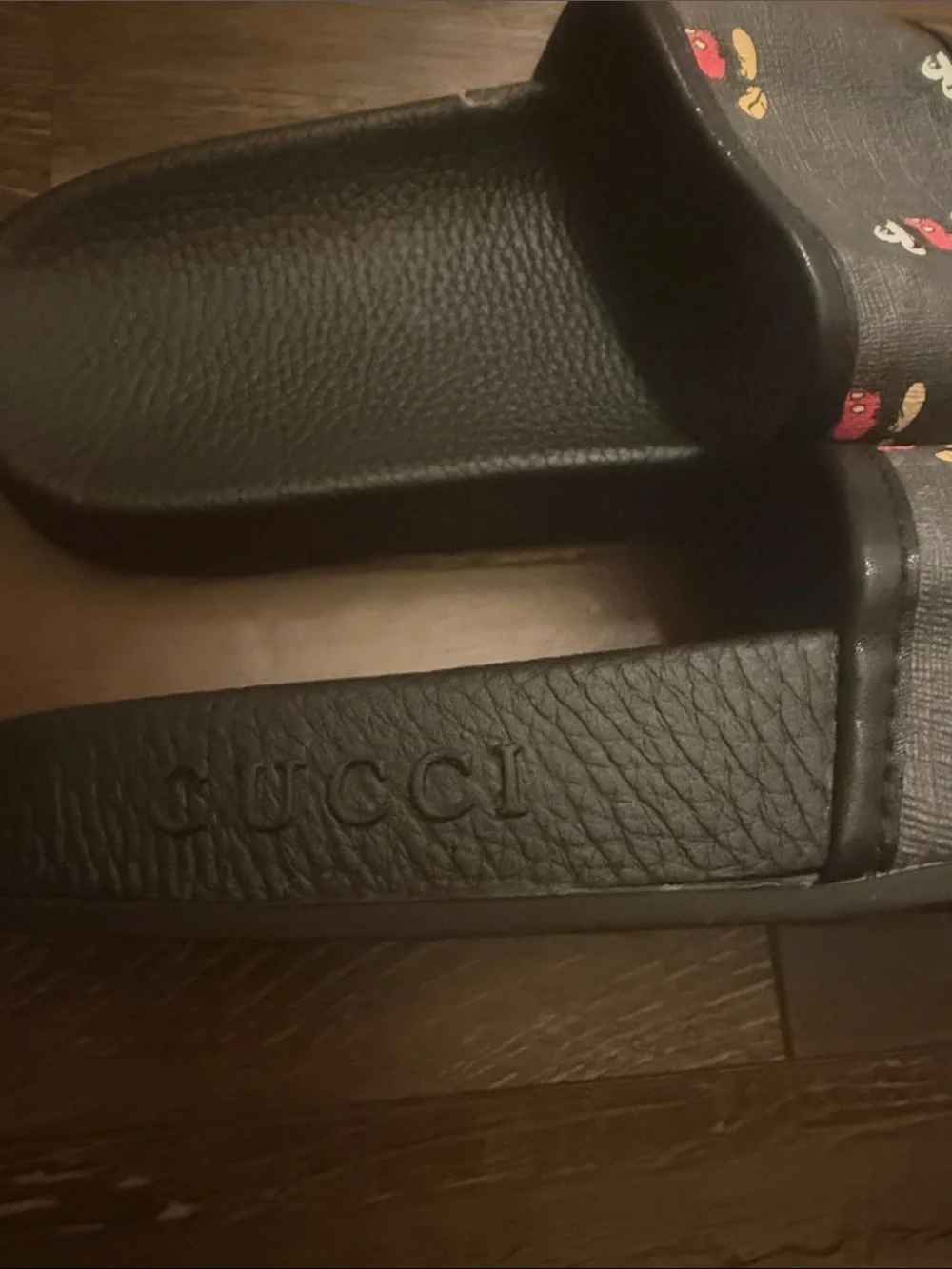 Gucci Black Logo Embossed Slide Sandals with Multicolor Print